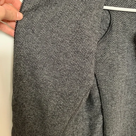 Lululemon Asymmetric Jacket - Picture 5 of 6